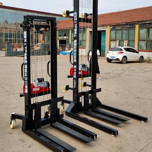 3-10 Meters Telescopic Frame Brick Lifting Equipment For Construction
